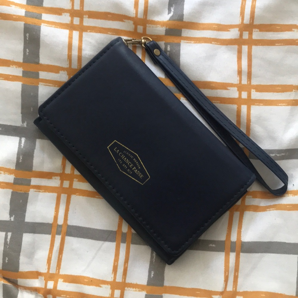 Navy wristlet